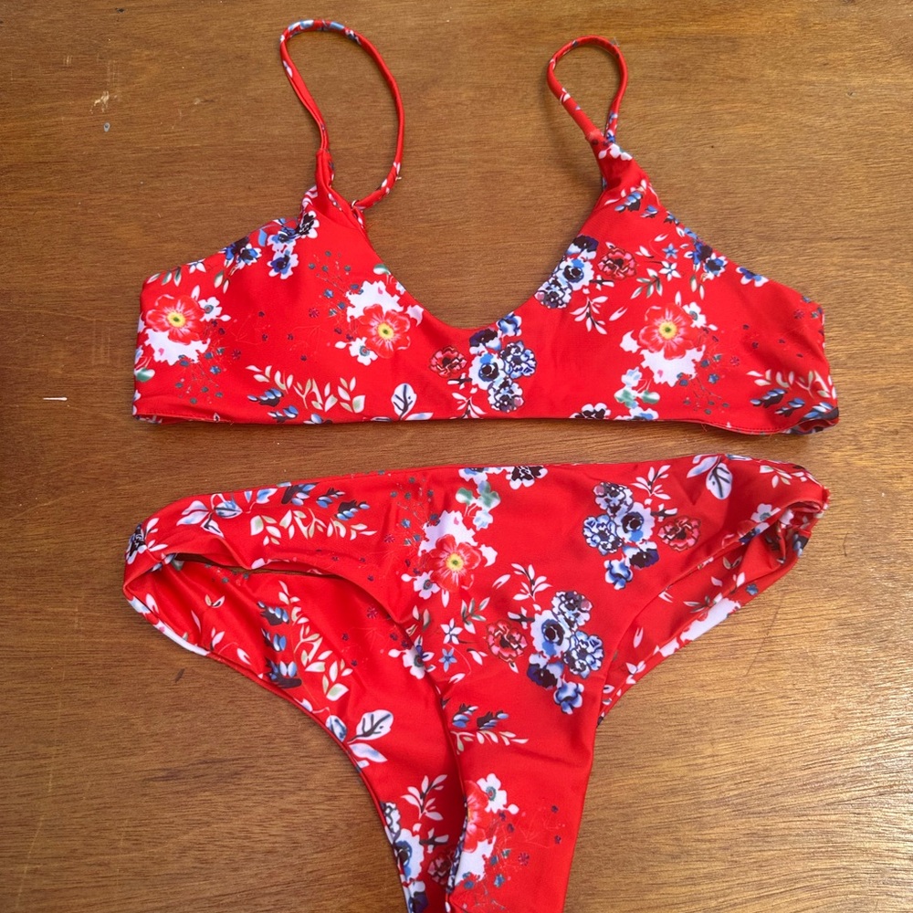 Women’s bathing suit
